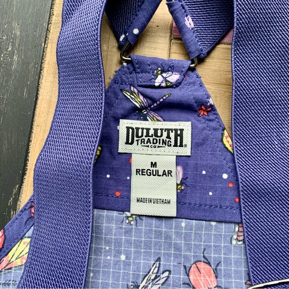 NWT Duluth Med Heirloom Gardening Convertible Bib Overalls Indigo Backyard Bugs - Picture 2 of 12